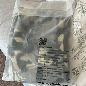 cargo camo pants ! BRAND NEW !